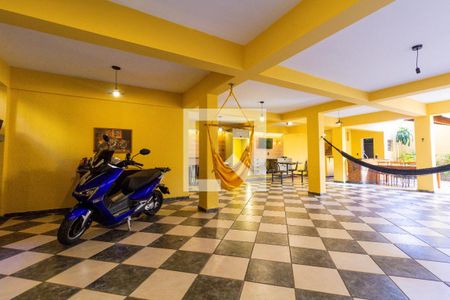 Casa à venda com 450m², 6 quartos e 8 vagas Casa à venda com 450m², 6 quartos e 8 vagasQuintal e Garagem