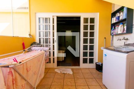 Casa à venda com 450m², 6 quartos e 8 vagas Casa à venda com 450m², 6 quartos e 8 vagasÁrea de Serviço