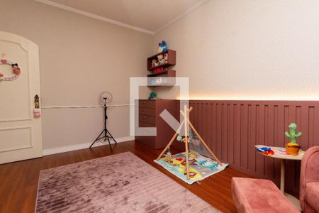 Casa à venda com 450m², 6 quartos e 8 vagas Casa à venda com 450m², 6 quartos e 8 vagasQuarto 3 - com varanda