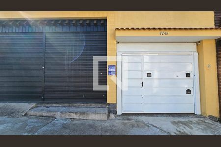 Casa à venda com 450m², 6 quartos e 8 vagas Casa à venda com 450m², 6 quartos e 8 vagasFachada