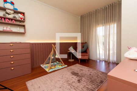 Casa à venda com 450m², 6 quartos e 8 vagas Casa à venda com 450m², 6 quartos e 8 vagasQuarto 3 - com varanda