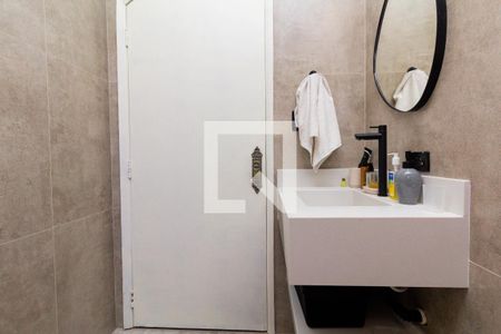 Casa à venda com 450m², 6 quartos e 8 vagas Casa à venda com 450m², 6 quartos e 8 vagasBanheiro 2