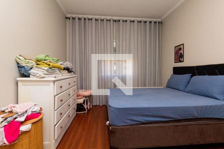 Casa à venda com 450m², 6 quartos e 8 vagas Casa à venda com 450m², 6 quartos e 8 vagasQuarto 1