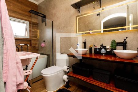 Casa à venda com 450m², 6 quartos e 8 vagas Casa à venda com 450m², 6 quartos e 8 vagasBanheiro 3 - suíte