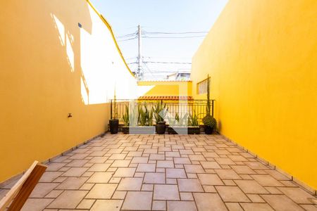 Casa à venda com 450m², 6 quartos e 8 vagas Casa à venda com 450m², 6 quartos e 8 vagasQuintal