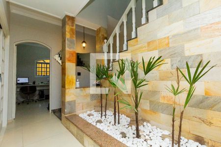 Casa à venda com 450m², 6 quartos e 8 vagas Casa à venda com 450m², 6 quartos e 8 vagasCorredor