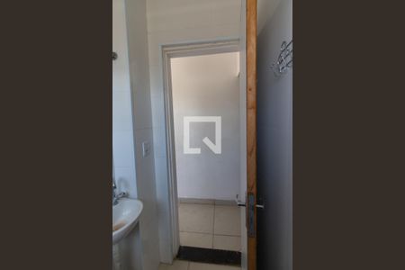 Banheiro de casa para alugar com 1 quarto, 31m² em Jardim Alfredo, São Paulo