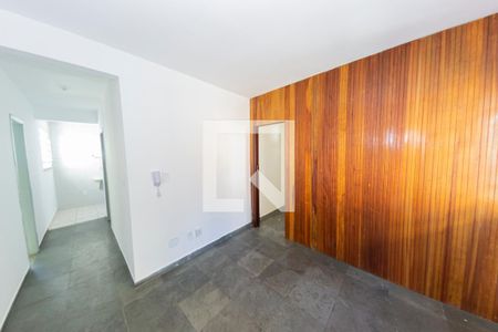 Sala de apartamento para alugar com 2 quartos, 43m² em Marechal Hermes, Rio de Janeiro