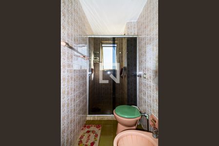 Banheiro de apartamento à venda com 1 quarto, 45m² em Nonoai, Porto Alegre