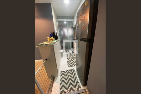 Cozinha de apartamento para alugar com 2 quartos, 41m² em Vila Zat, São Paulo