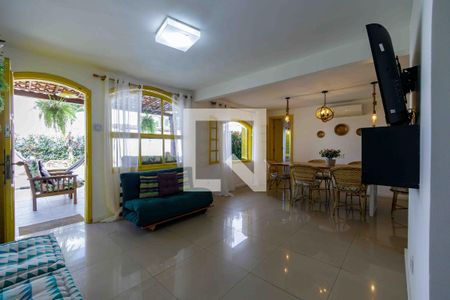 Sala de casa de condomínio à venda com 3 quartos, 180m² em Barra da Tijuca, Rio de Janeiro