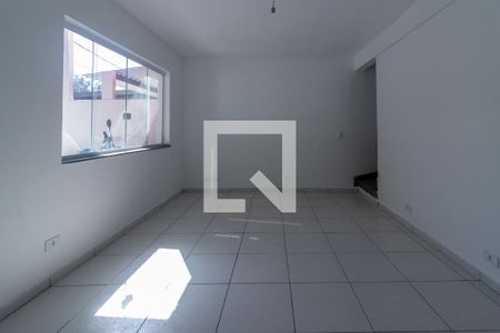 Sala de casa para alugar com 2 quartos, 85m² em Jardim Gilda Maria, São Paulo