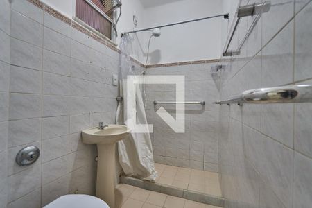 Banheiro de apartamento para alugar com 1 quarto, 30m² em Grajaú, Rio de Janeiro