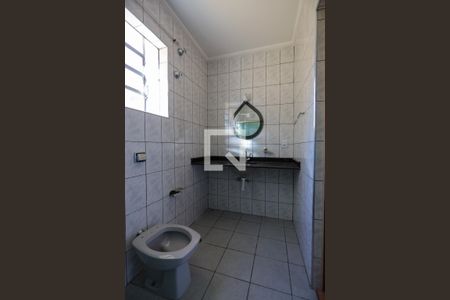 Casa de condomínio para alugar com 150m², 3 quartos e 4 vagas Casa de condomínio para alugar com 150m², 3 quartos e 4 vagasSuíte - banheiro - detalhes