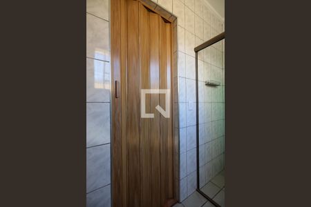 Casa de condomínio para alugar com 150m², 3 quartos e 4 vagas Casa de condomínio para alugar com 150m², 3 quartos e 4 vagasSuíte - banheiro - detalhes