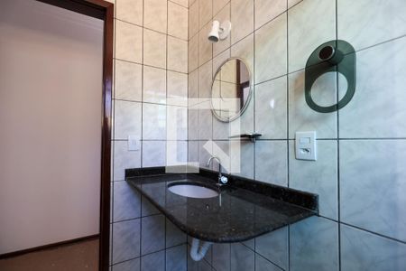 Casa de condomínio para alugar com 150m², 3 quartos e 4 vagas Casa de condomínio para alugar com 150m², 3 quartos e 4 vagasBanheiro - detalhes