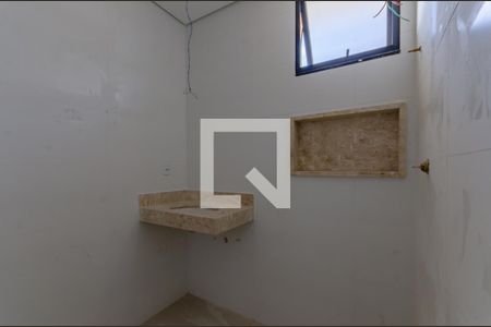 Casa de condomínio à venda com 120m², 4 quartos e 2 vagas Casa de condomínio à venda com 120m², 4 quartos e 2 vagasBanheiro Suíte