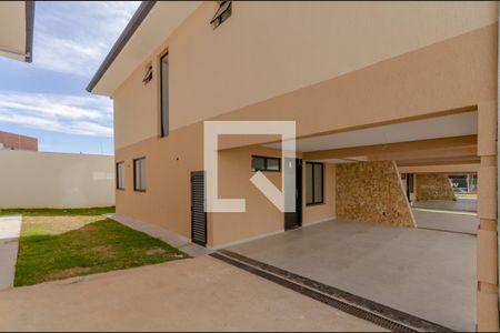 Casa de condomínio à venda com 120m², 4 quartos e 2 vagas Casa de condomínio à venda com 120m², 4 quartos e 2 vagasEntrada - Garagem