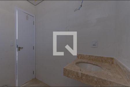 Casa de condomínio à venda com 120m², 4 quartos e 2 vagas Casa de condomínio à venda com 120m², 4 quartos e 2 vagasBanheiro Suíte