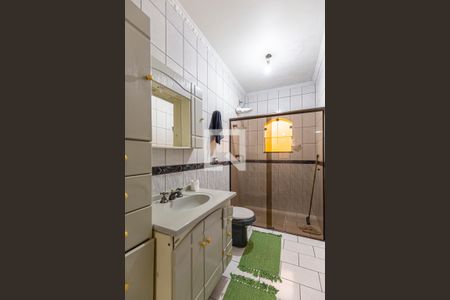 Casa à venda com 240m², 4 quartos e 2 vagas Casa à venda com 240m², 4 quartos e 2 vagasBanheiro da Suite 1