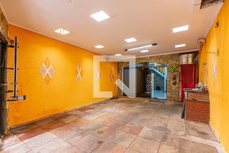 Casa à venda com 240m², 4 quartos e 2 vagas Casa à venda com 240m², 4 quartos e 2 vagasGaragem