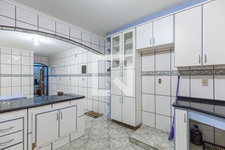 Casa à venda com 240m², 4 quartos e 2 vagas Casa à venda com 240m², 4 quartos e 2 vagasCozinha