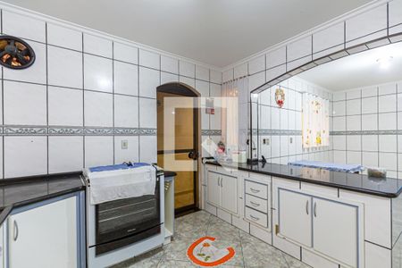 Casa à venda com 240m², 4 quartos e 2 vagas Casa à venda com 240m², 4 quartos e 2 vagasCozinha