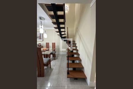 Escada da sala de casa de condomínio à venda com 3 quartos, 292m² em Freguesia de Jacarepaguá, Rio de Janeiro