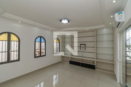 Casa à venda com 235m², 2 quartos e 2 vagasSala 