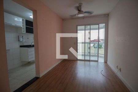 Sala  de apartamento para alugar com 2 quartos, 56m² em Taquara, Rio de Janeiro