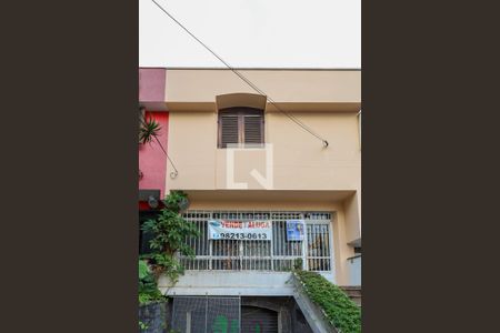 Casa para alugar com 250m², 3 quartos e 3 vagas Casa para alugar com 250m², 3 quartos e 3 vagasFachada da casa