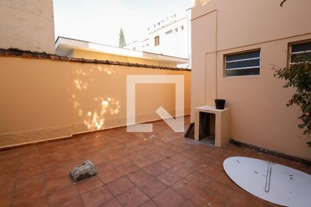 Casa para alugar com 250m², 3 quartos e 3 vagas Casa para alugar com 250m², 3 quartos e 3 vagasQuintal