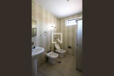 Casa para alugar com 250m², 3 quartos e 3 vagas Casa para alugar com 250m², 3 quartos e 3 vagasBanheiro 1