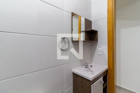 Banheiro de apartamento para alugar com 1 quarto, 40m² em Vila Mariza Mazzei, São Paulo