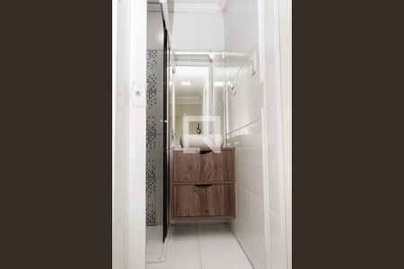 Banheiro de apartamento para alugar com 2 quartos, 49m² em São Pedro, Osasco