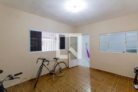 Sala  de casa para alugar com 2 quartos, 140m² em Jardim Ponte Rasa, São Paulo