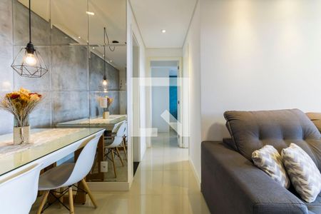 Corredor de apartamento para alugar com 2 quartos, 60m² em Vila Anastácio, São Paulo
