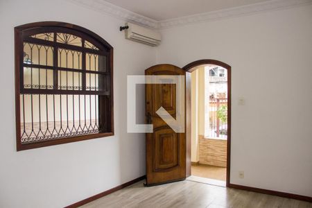 Sala de casa à venda com 3 quartos, 160m² em Quintino Bocaiuva, Rio de Janeiro