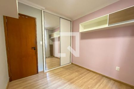 Quarto 2 de apartamento para alugar com 3 quartos, 75m² em Cinquentenário, Belo Horizonte