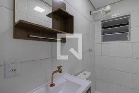 Banheiro de casa para alugar com 1 quarto, 27m² em Jardim Maia, Guarulhos