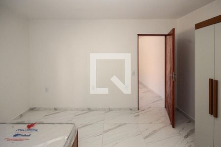 Quarto de casa de condomínio para alugar com 1 quarto, 30m² em Parque dos Bancarios, São Paulo