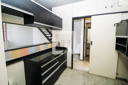 Cozinha de apartamento à venda com 2 quartos, 111m² em Funcionários, Belo Horizonte