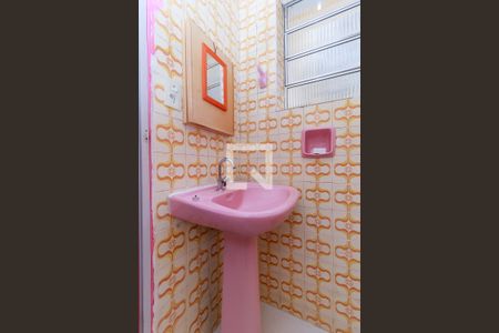 Banheiro 2 de casa para alugar com 1 quarto, 27m² em Jardim Casablanca, São Paulo