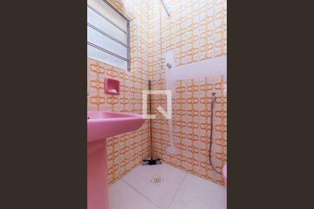Banheiro 2 de casa para alugar com 1 quarto, 27m² em Jardim Casablanca, São Paulo