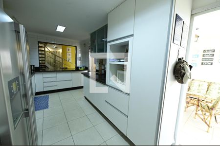 Cozinha de casa para alugar com 3 quartos, 183m² em Recanto dos Emboabas, Aparecida de Goiânia