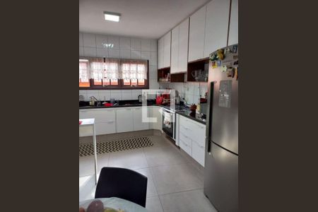 Casa à venda com 3 quartos, 250m² em City Bussocaba, Osasco