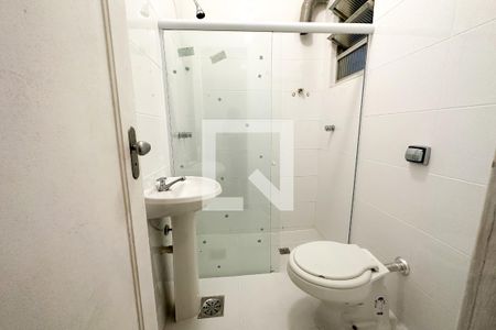 Banheiro de apartamento para alugar com 1 quarto, 75m² em Copacabana, Rio de Janeiro