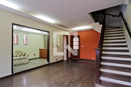 Sala de casa à venda com 3 quartos, 229m² em Moinho Velho, São Paulo