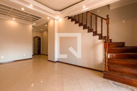 Sala de casa à venda com 3 quartos, 210m² em Vila Rosalia, Guarulhos