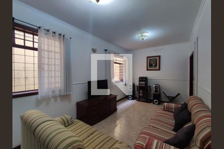 Sala de casa à venda com 4 quartos, 400m² em Pompéia, Belo Horizonte
